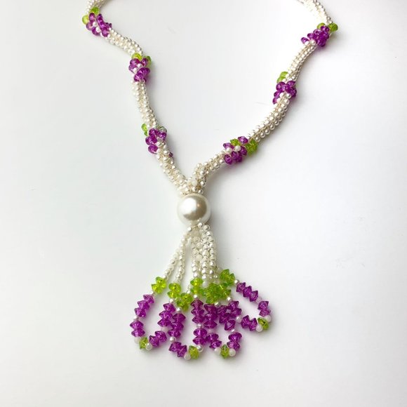 American Vintage Jewelry - Retro faux pearl beaded necklace with grape design and tassel